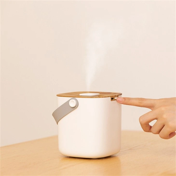 Portable and Compact Personal Humidifier Portable and Compact Personal Humidifier