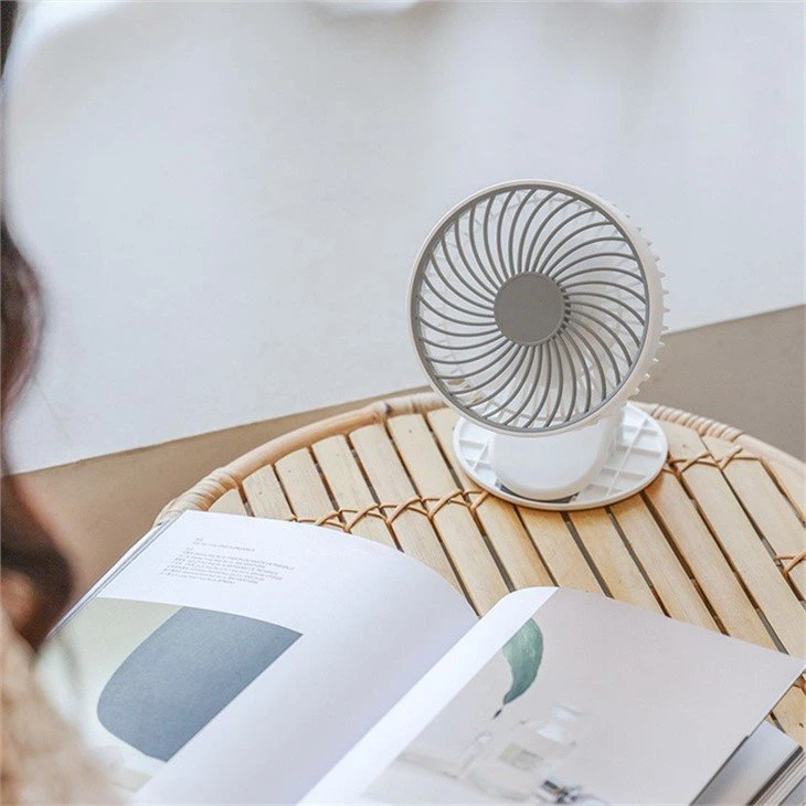 Mini rechargeable desk fan